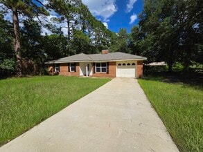 Building Photo - 504 Martha Dr