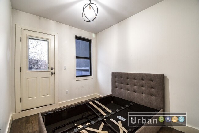 Building Photo - 820 Saint Johns Pl