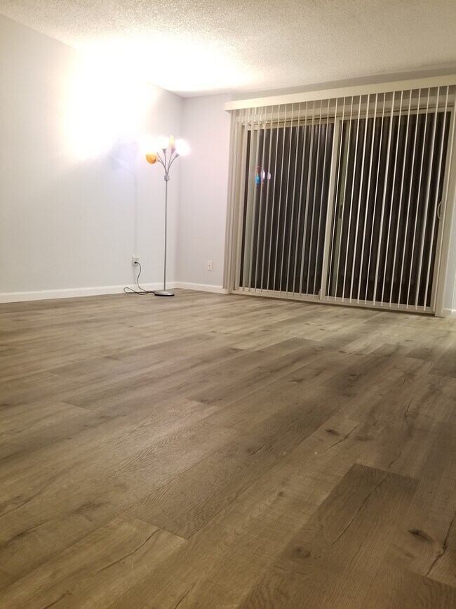 Living Room with deck - 17204 NE 45th St