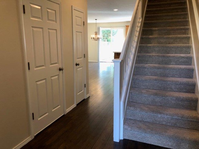 Building Photo - 20426 Hoodview Ave