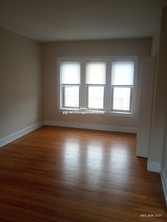 Building Photo - 830 Reba Pl