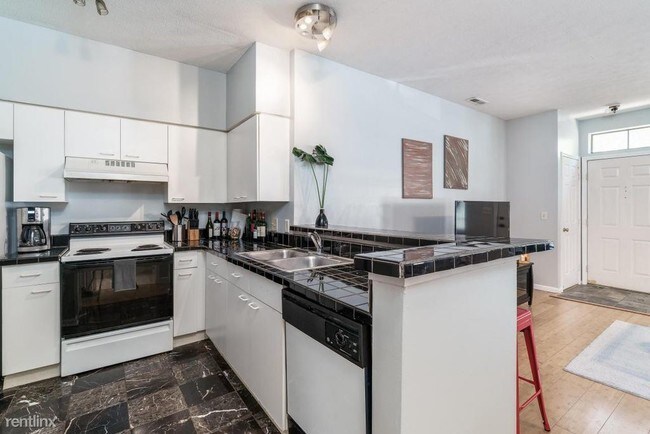 Foto del edificio - 1 br, 1 bath Condo - 41 W Lincoln St