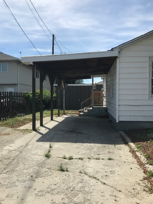 Building Photo - Pet Friendly 2 Bedroom Home Available Soon!