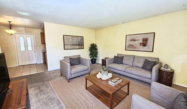 Foto del edificio - 4270 Deerfield Hills Rd