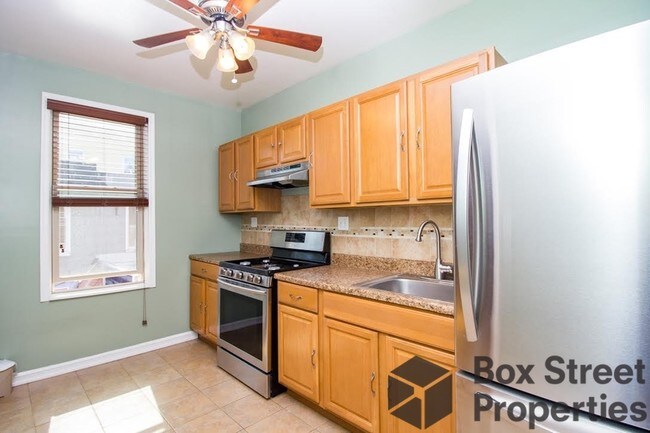 Foto del edificio - 59-21 Bleecker St