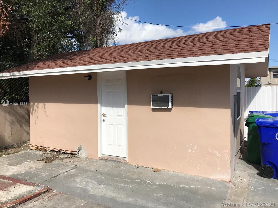 Foto principal - 230 SW 16th Ave