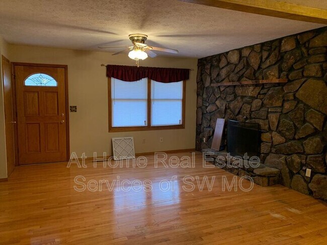 Building Photo - 3516 S Linden Ave