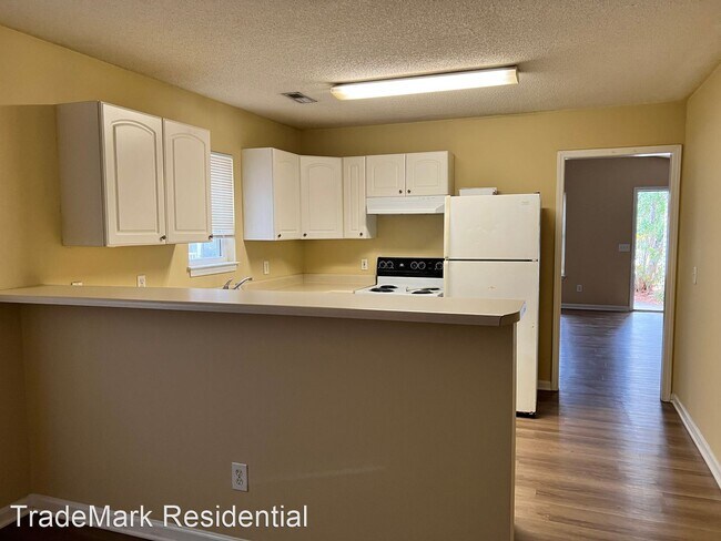Foto del edificio - 3 br, 2 bath House - 216 CHARTER DRIVE