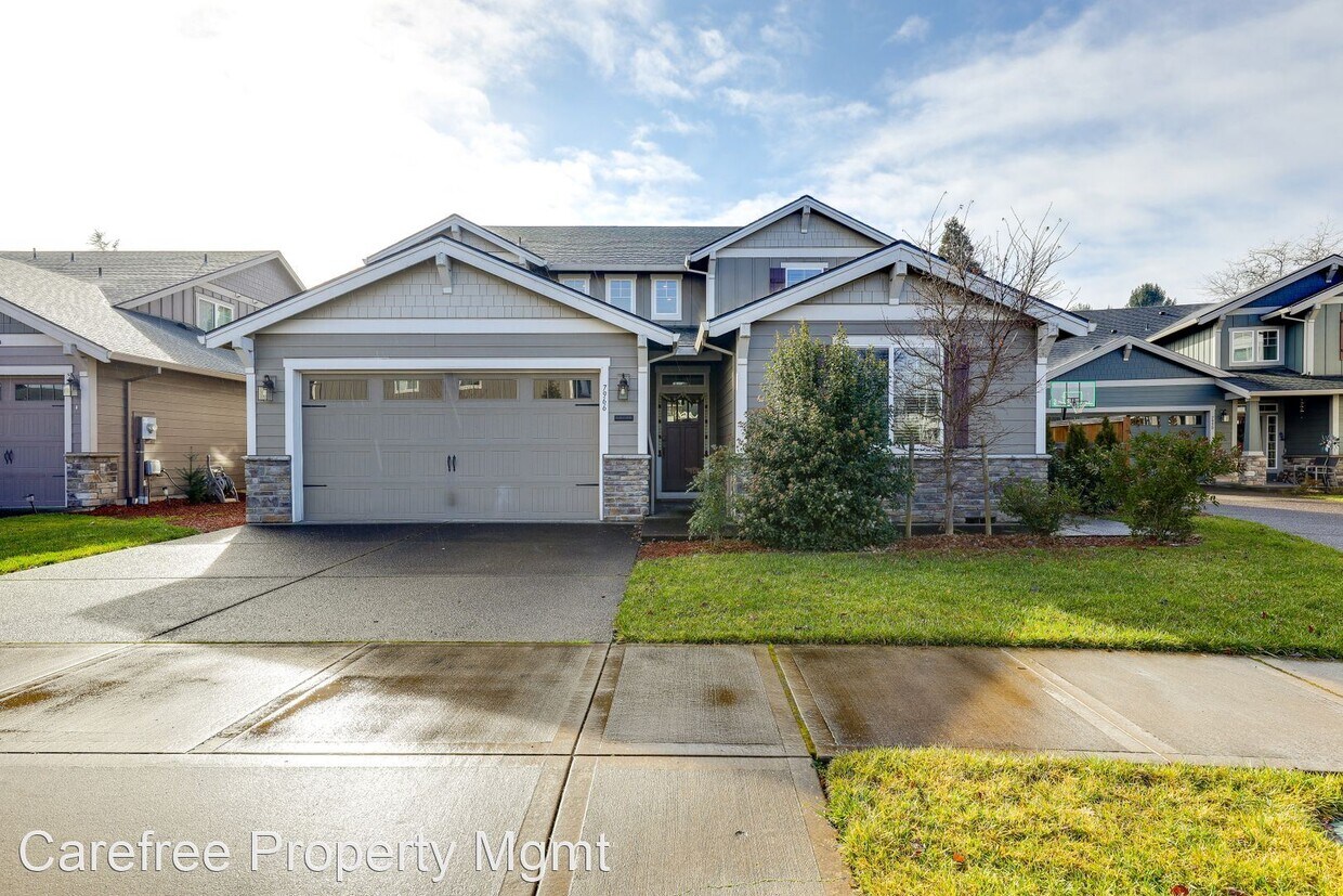 4 br, 3.5 bath House 7966 SW Patience Drive House Rental in