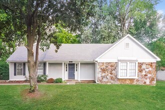 Building Photo - 6063 Colonyhill Dr