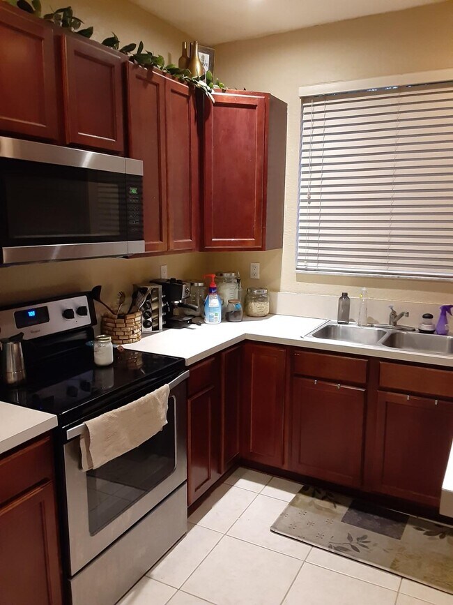 Building Photo - 3207 Laurel Ridge Cir