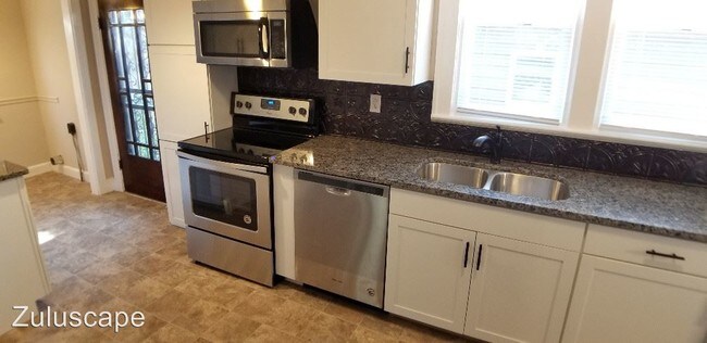 Building Photo - 2 br, 1.5 bath House - 623 Carlyle Place