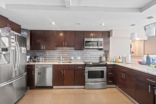 Foto del edificio - 1099 22nd St NW