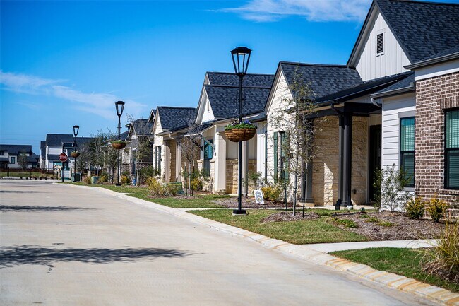 Building Photo - 15030 Sparrows Nest Ln