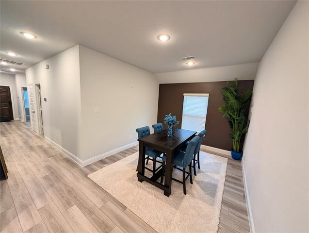 Building Photo - 717 Fossil Grv Dr