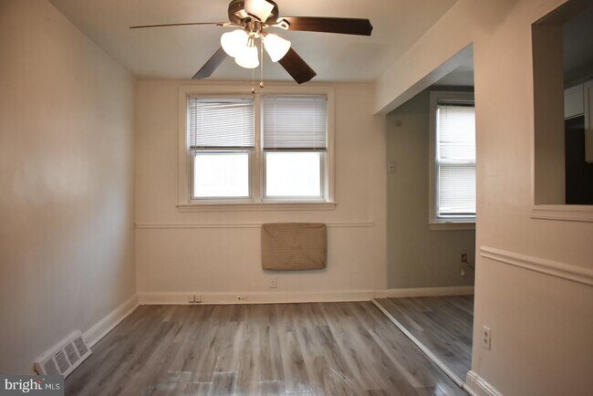 Foto del edificio - 7305 Woodcrest Ave