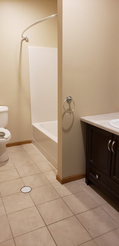 Bath - 23260 Main St