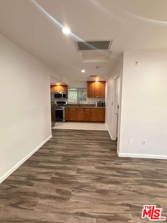 Foto del edificio - 3740 Mayfield Ave