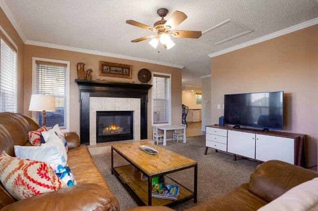 Building Photo - 552 Wapiti Ln