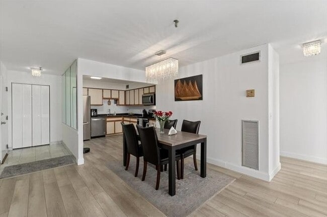 Foto del edificio - 376 Ocean Ave