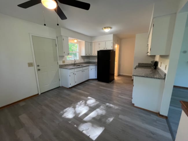 Foto del edificio - 430 Ironton St NE