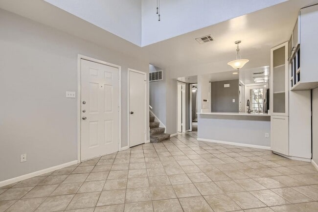 Building Photo - 2104 Cullen Ave
