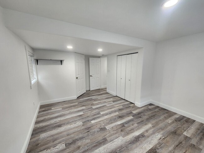 Building Photo - 2 Bed, 1 Bath Home *Gas and Electric Inclu...