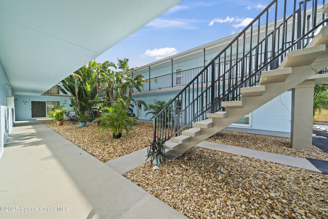 Foto del edificio - 277 S Brevard Ave