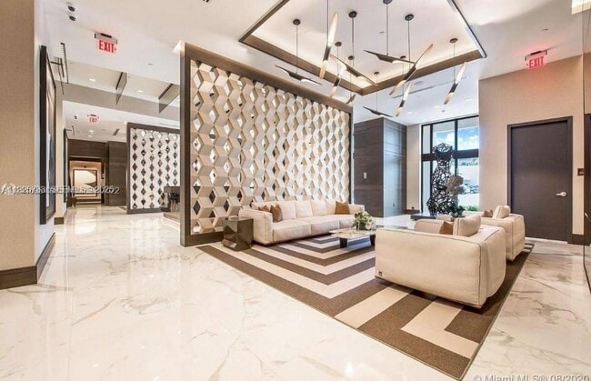 Foto del edificio - 301 Altara Ave