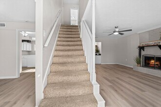 Building Photo - 16015 Southampton Dr