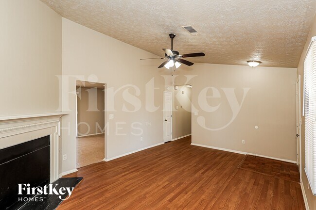 Foto del edificio - 6450 Peppermill Ln