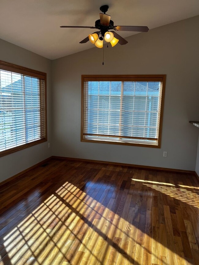 Building Photo - 3 Bed/2 Bath West Side Home!