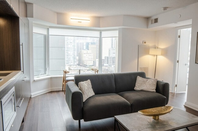 Building Photo - 20 Hazelton Ave