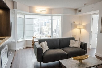Building Photo - 20 Hazelton Ave