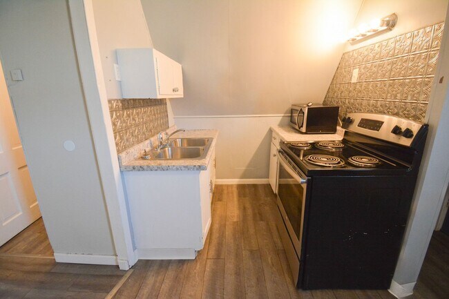 Building Photo - 19 12th St NW