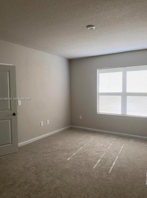 Foto del edificio - 323 Raspberry Rd