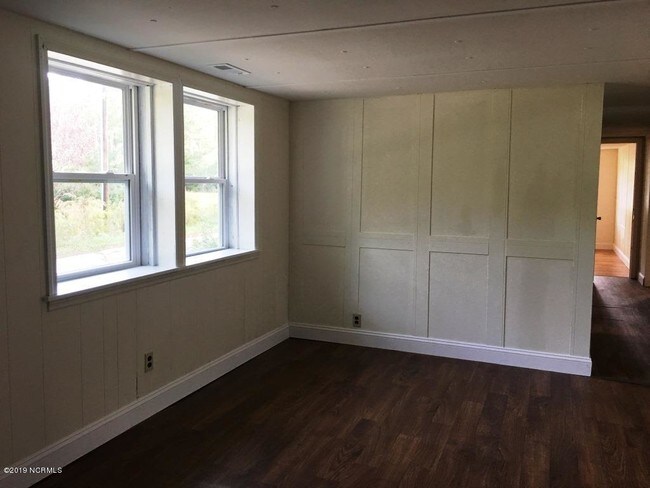 Building Photo - 277 Tuttles Grove Rd
