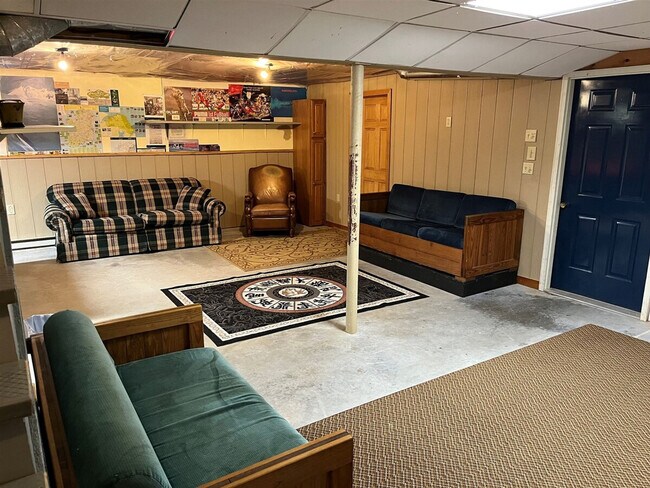 Building Photo - 6 Deer Cir