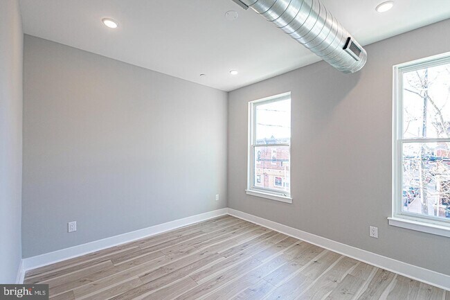 Foto del edificio - 715 S 51st St