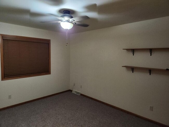 Building Photo - 336 Woodridge Pl