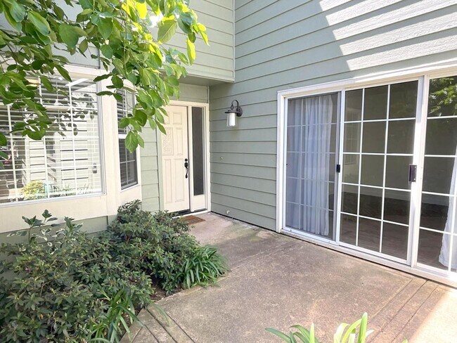 Foto del edificio - Wonderful Townhome In Walnut Creek Near He...