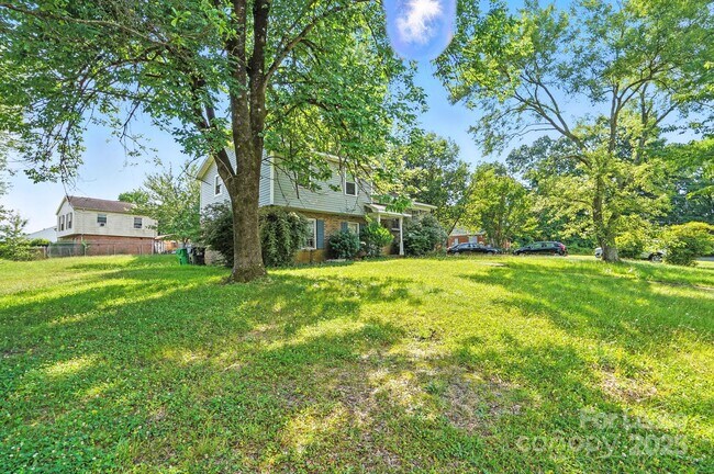 Foto del edificio - 701 Gaywood Dr