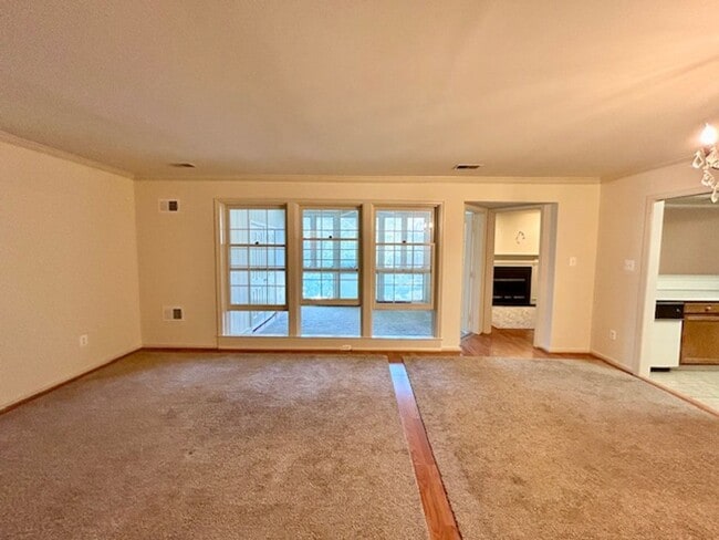 Building Photo - 10714 Kings Riding Way