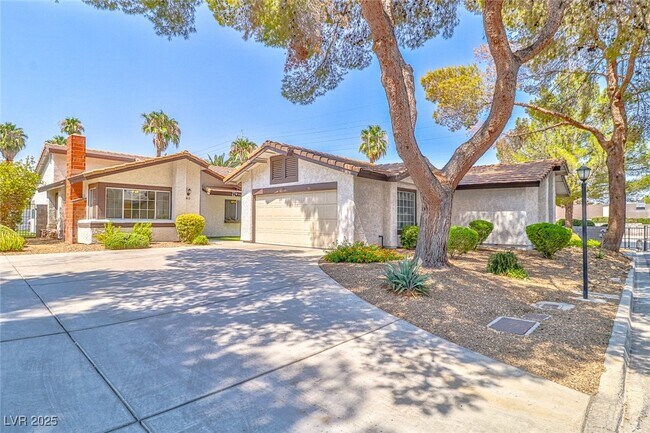 Foto del edificio - 4413 Live Oak Dr