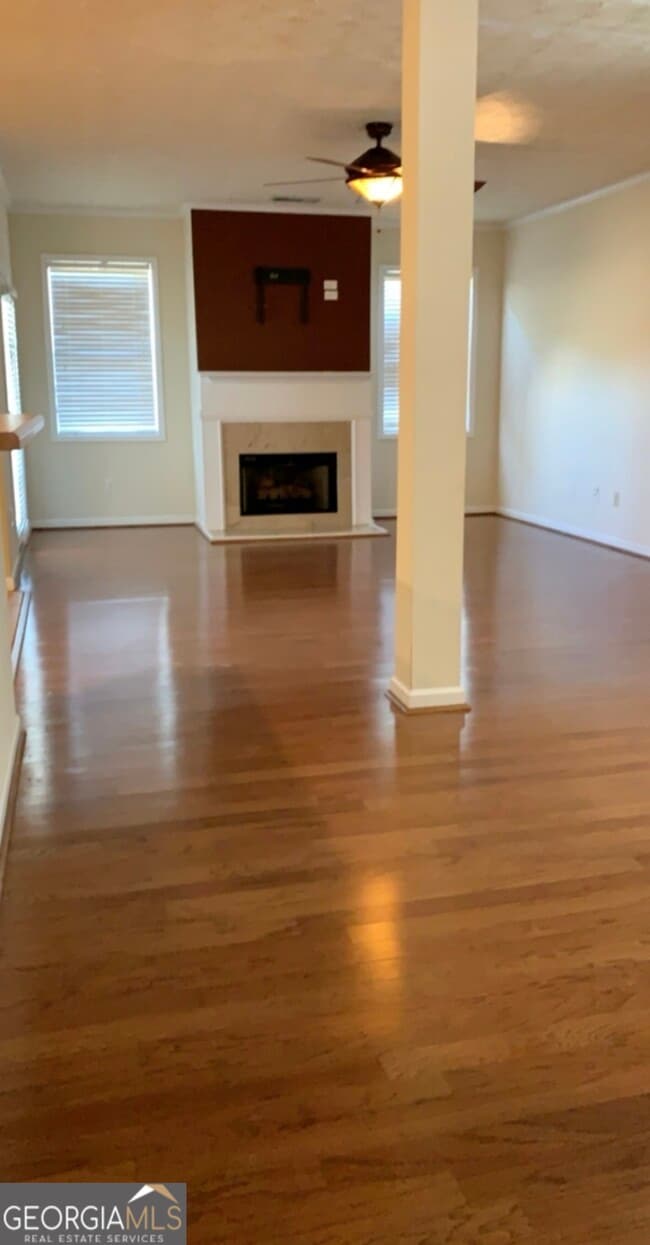 Building Photo - 990 Clairidge Ln SW