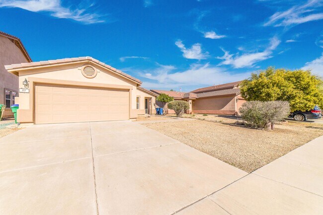 Building Photo - 311 E Mountain Alder St