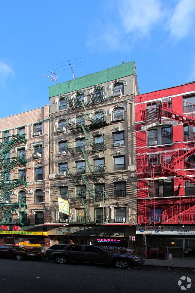 70 Bayard St, New York, NY 10013 Apartments New York, NY