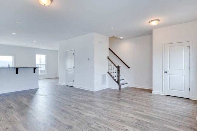 Building Photo - 221 Addison Ct