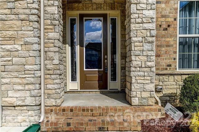 Building Photo - 1710 Maple Oak Dr