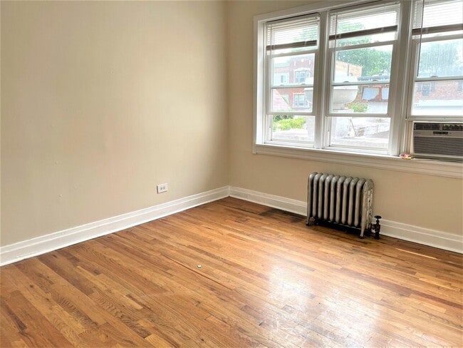 Building Photo - 4409 N Kenneth Ave